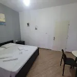 Te Geri Hotel&pizzabar Apartment
