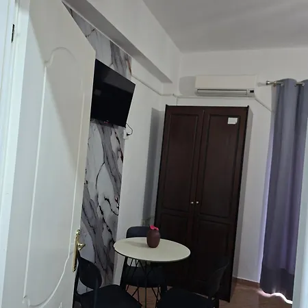 Te Geri Hotel&pizzabar Apartamento *